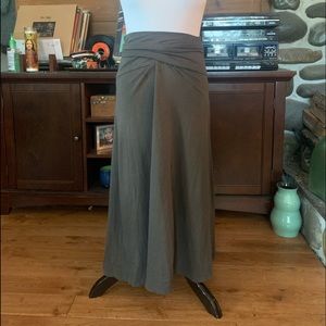 Patagonia wrap-tie waist cotton skirt. 3/4 length. Forest green. Sz M.